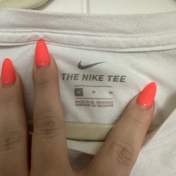 Nike White Short Sleeve Tee - Picture 2 of 3
